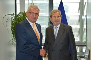 Die Gemeindebund-Delegation traf EU-Kommissar für die EU-Erweiterung Johannes Hahn,... ©Gemeindebund