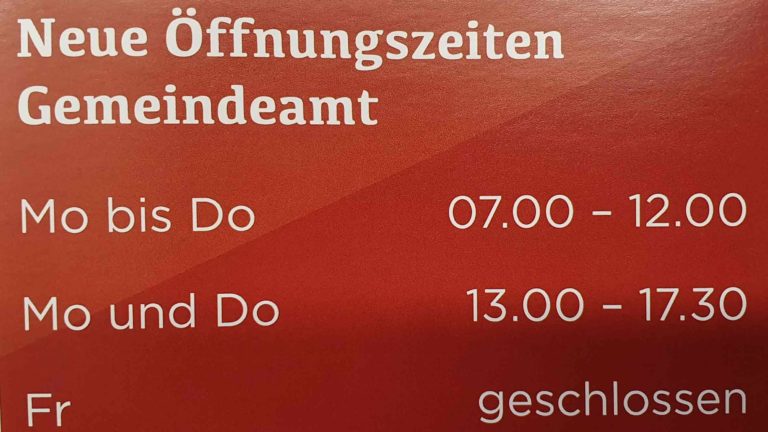 Das Gemeindeamt der Marktgemeinde Schwarzach im Pongau hat neue Öffnungszeiten: Mit 1. Jänner 2020 ist in der Salzburger Gemeinde die Vier-Tage-Woche eingeführt worden. (Bild: ZVG ©Andreas Haitzer)